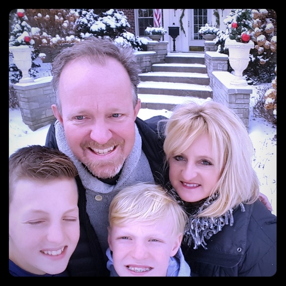 Meet your Posher, Kim - Picture 1 of 1